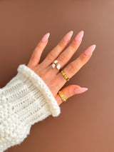 SHIMMERA CLOVER RING
