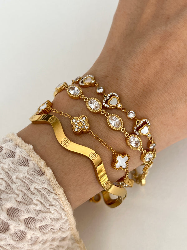 MAGIC ALLURE CLOVER BRACELET