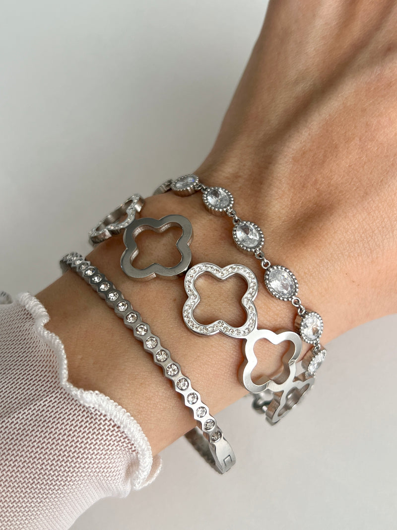 ZANIRA CLOVER BANGLE
