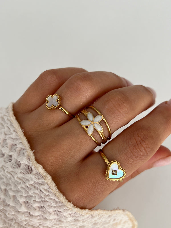 AVANI FLOWER RING