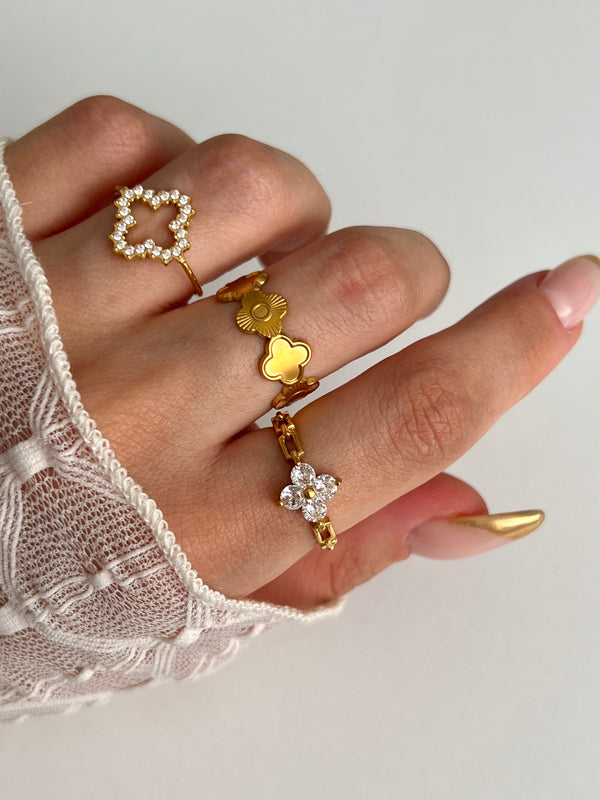 KAELISSE CLOVER RING