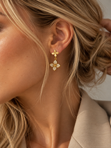 CLOVER KISS EARRING