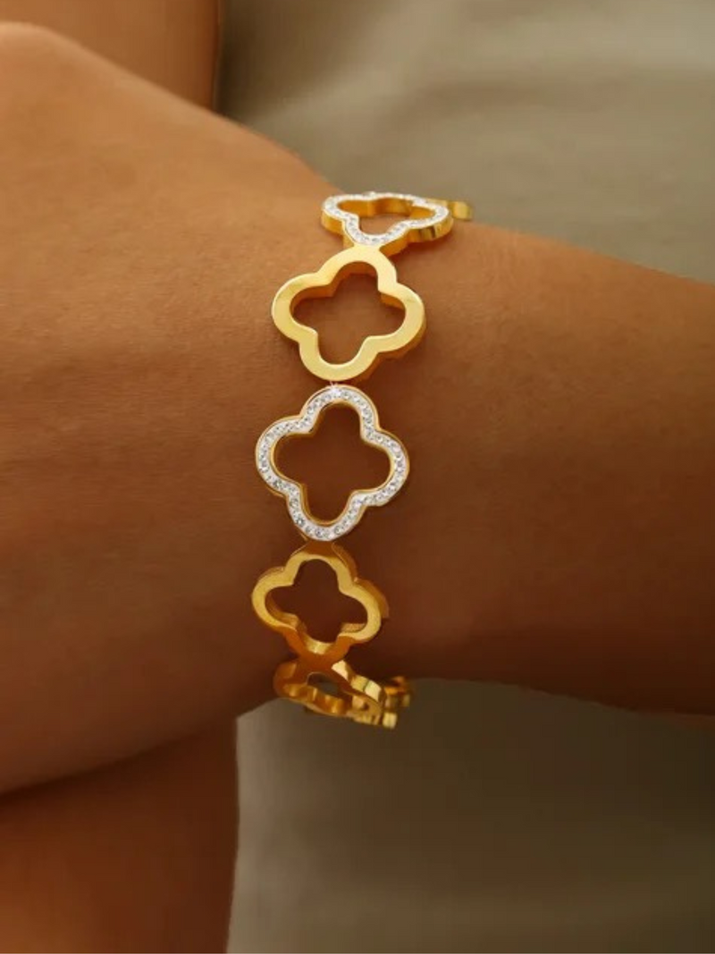 ZANIRA CLOVER BANGLE