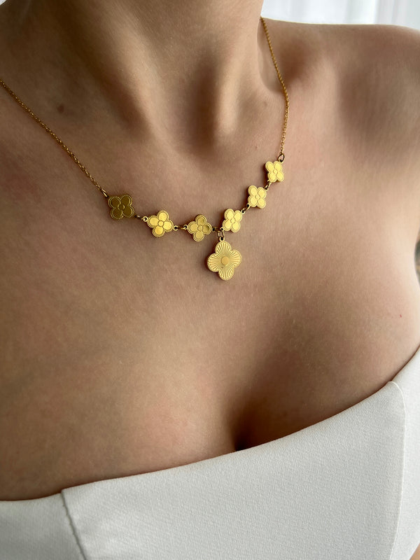 ORVARA CLOVER NECKLACE
