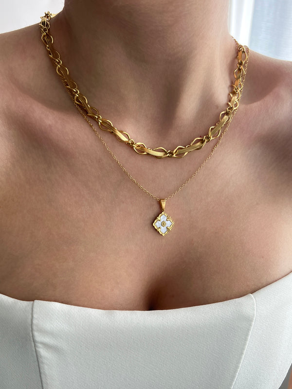 PIXIRA NECKLACE