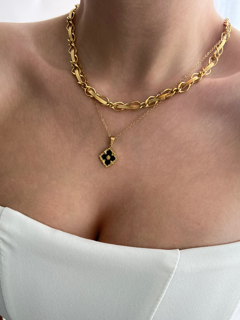 PIXIRA NECKLACE