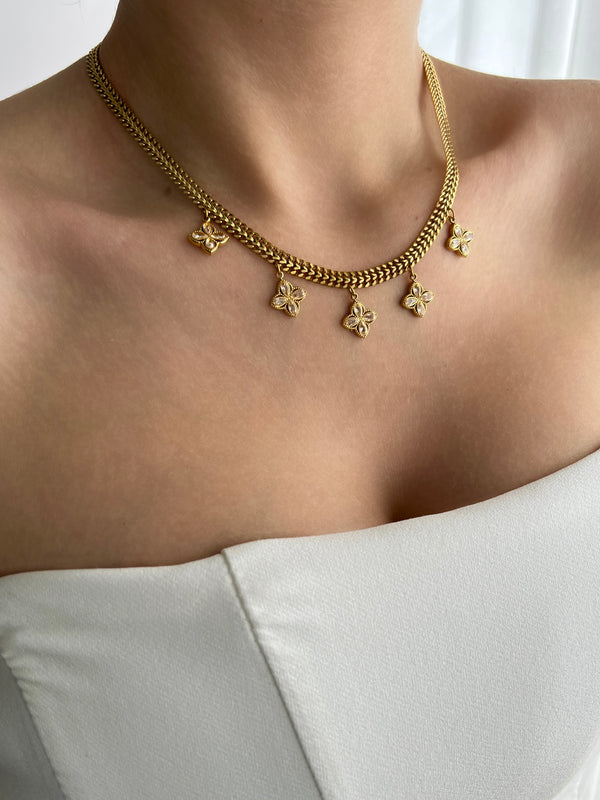 SOLENNE CLOVER CHOKER NECKLACE