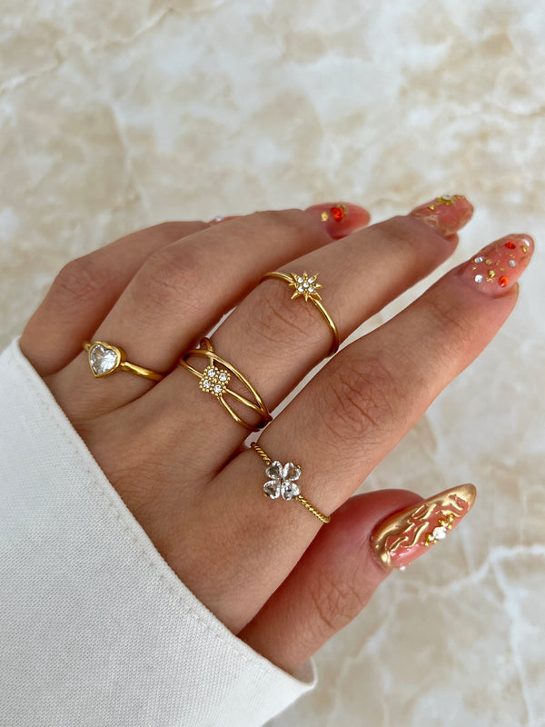 LUCKORA RING