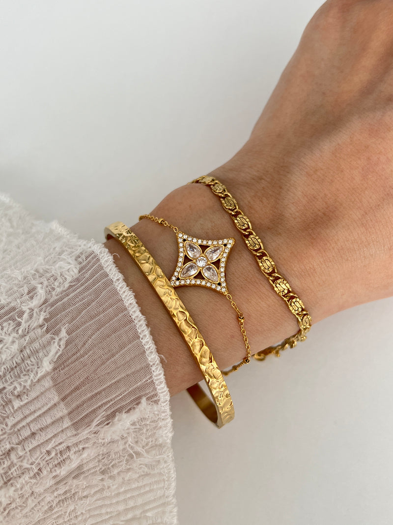 VELOURA BANGLE