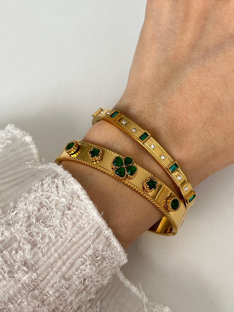 ZYRELLE CLOVER BANGLE