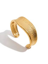 CEREZA BANGLE