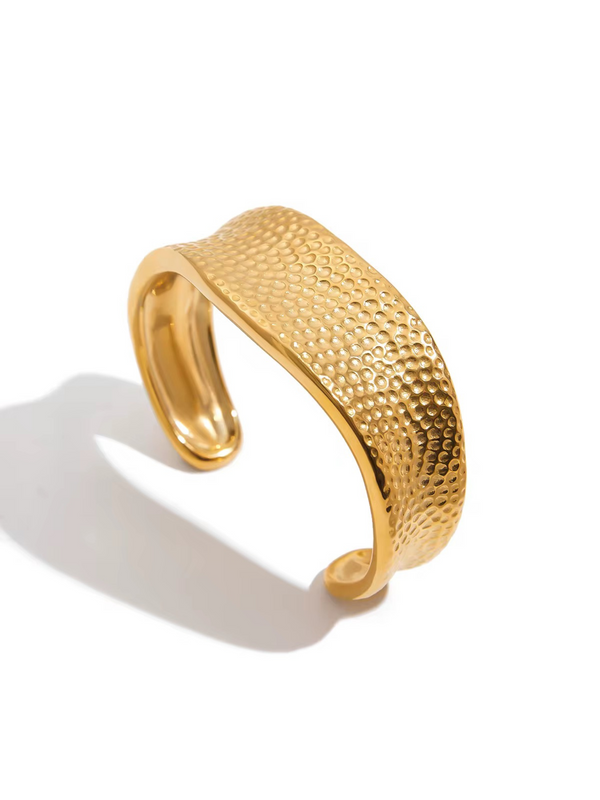 CEREZA BANGLE