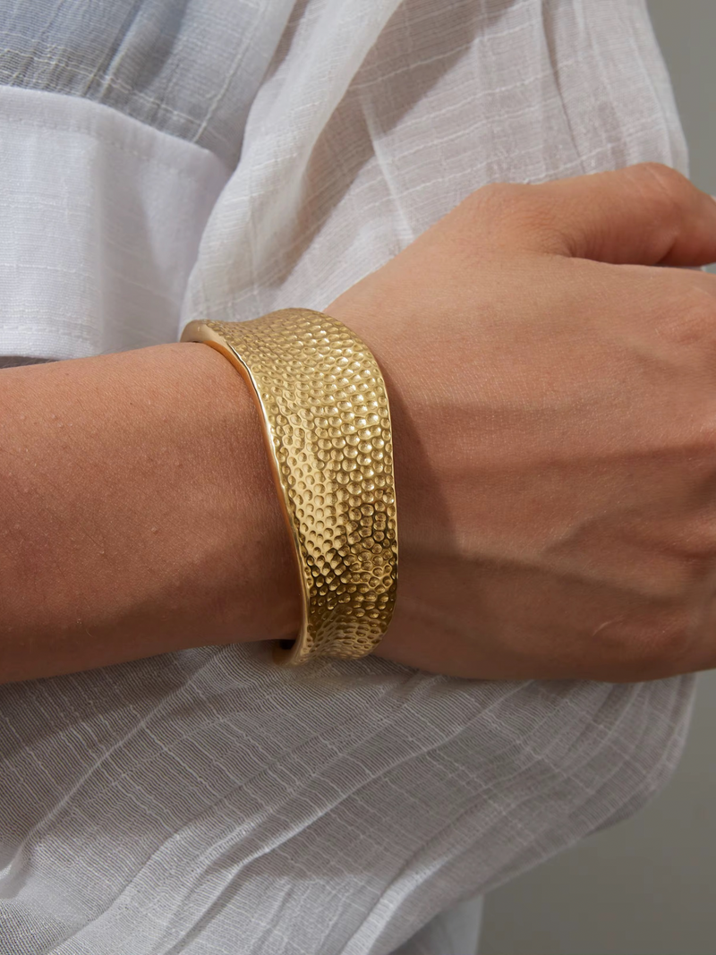 CEREZA BANGLE