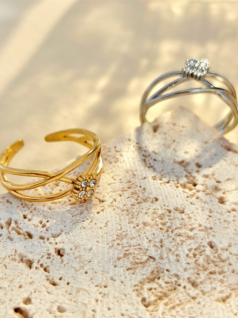 CLOVIRA RING