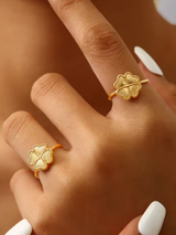 VENERA CLOVER RING