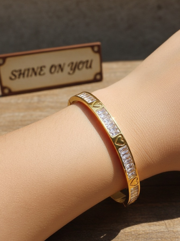 HEART SHINE BANGLE