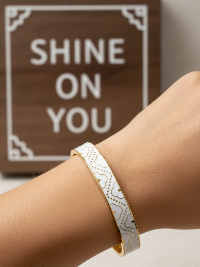 WILDOR CLOVER BANGLE