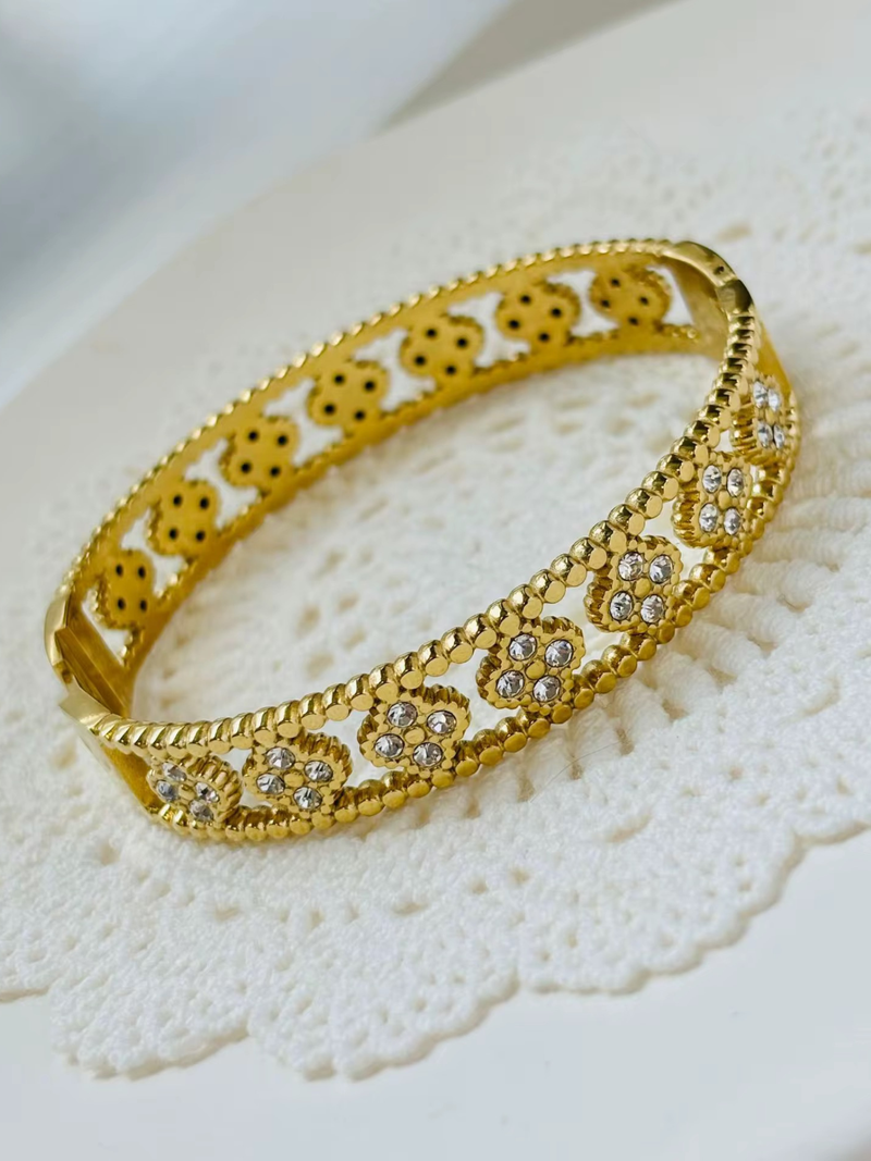 SHIMMERA CLOVER BANGLE