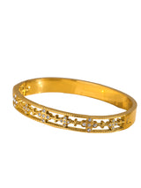 VELCLORA BANGLE